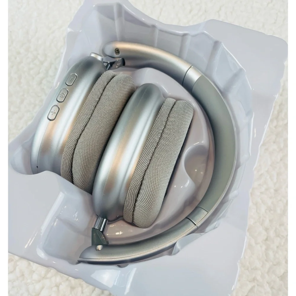 (NIB) Silver Wireless Over-The-Ear Headphones - Picture 8 of 9